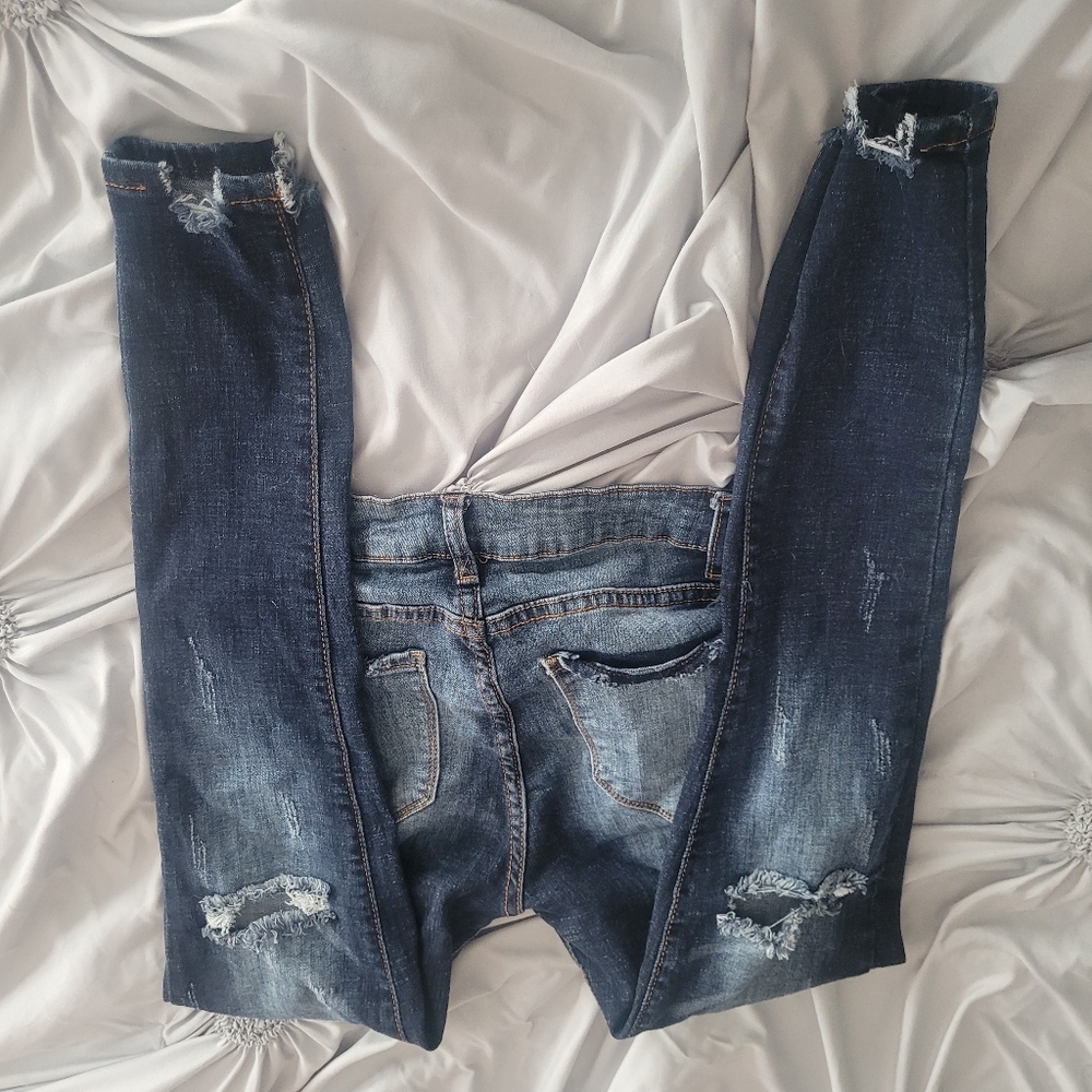 Distressed jeans - Picture 4 of 4